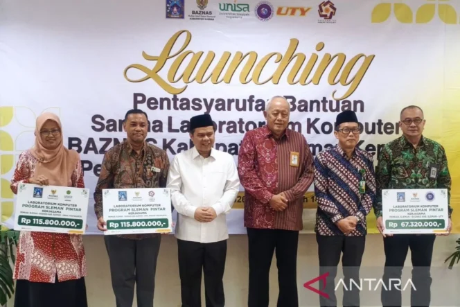 
					Baznas Perkuat Ekosistem Pendidikan dan Kewirausahaan Mahasiswa di Yogyakarta melalui Penyaluran Bantuan Laboratorium dan Program ZCoffee