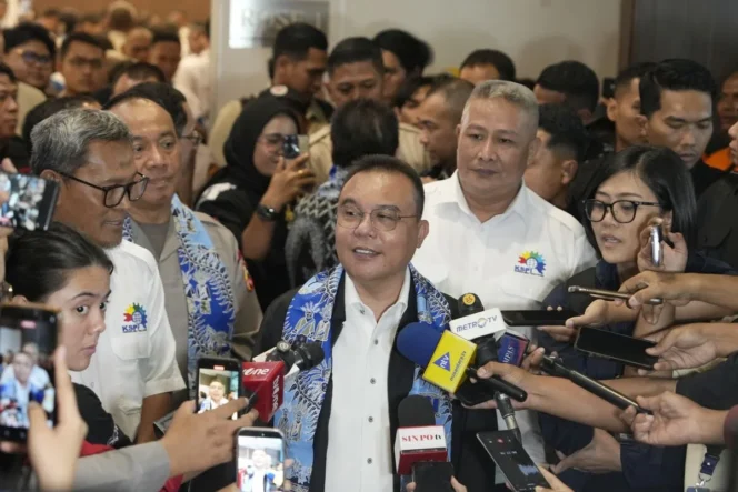 
					Dasco Telepon Dirut Pertamina di Depan Buruh Respons Ancaman PHK 55 Ribu Karyawan Akibat Lonjakan Harga Gas Industri