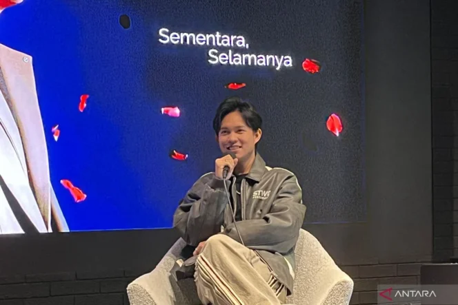 
					Fajar Noor Rilis Album Perdana Sementara Selamanya dengan Sentuhan Inspirasi Musik dari Afgan