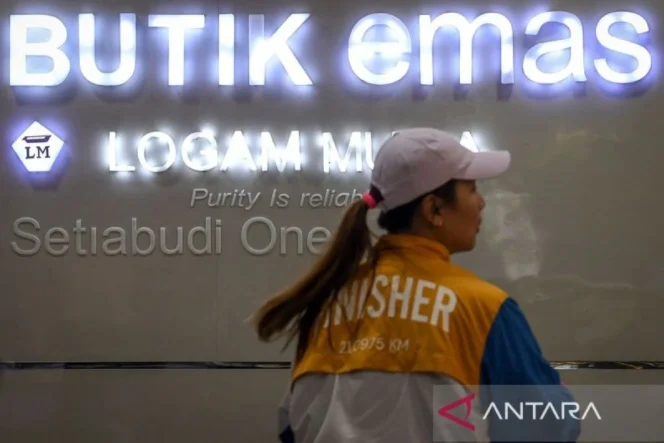 
					Harga emas tiga jenama Pegadaian awal Juni stabil di tengah dinamika pasar komoditas global