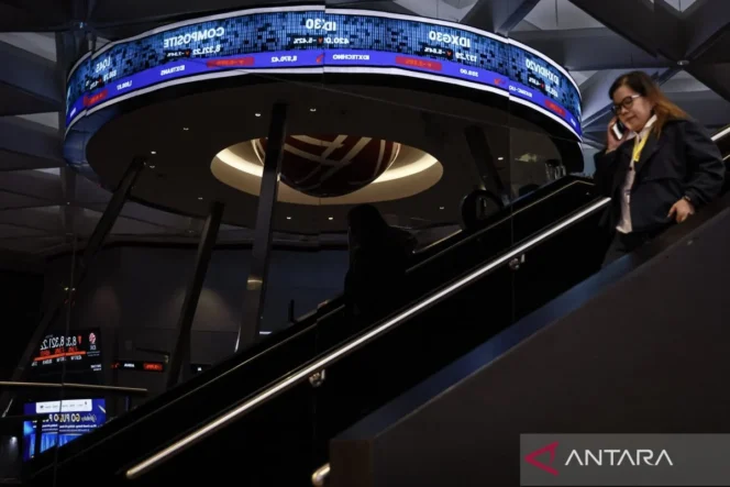 
					IHSG sesi I turun 2,42 persen imbas terbatasnya risk appetite investor
