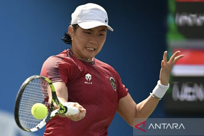
					Janice Tjen Tundukkan Unggulan Leylah Fernandez dalam Debut Memukau di Babak Pertama Wimbledon 2026