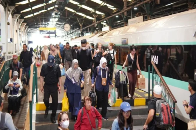 
					KAI Daop 6 Yogyakarta Operasikan Tujuh Kereta Api Tambahan Antisipasi Lonjakan Penumpang Libur Idul Adha dan Hari Lahir Pancasila