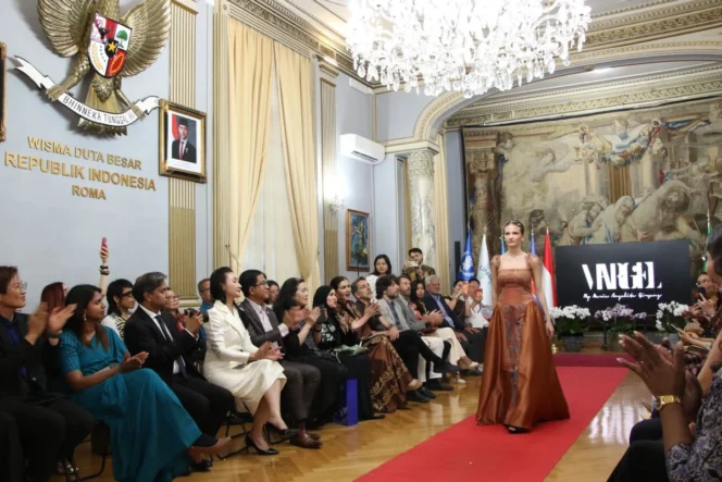
					KBRI Roma Promosikan Kreativitas Desainer Muda Indonesia Melalui Peragaan Busana Dea Terra: Mother Earth di Italia