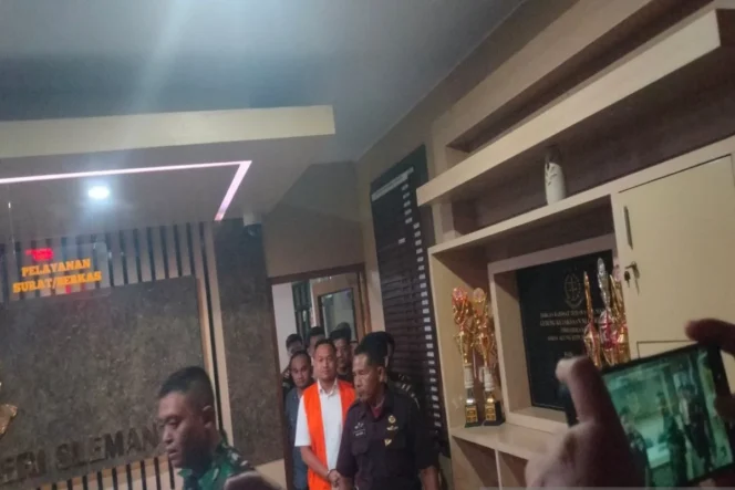
					Kejari Sleman Tahan Anggota DPRD Berinisial RA Terkait Kasus Korupsi Dana Hibah Pariwisata Senilai Rp10,95 Miliar