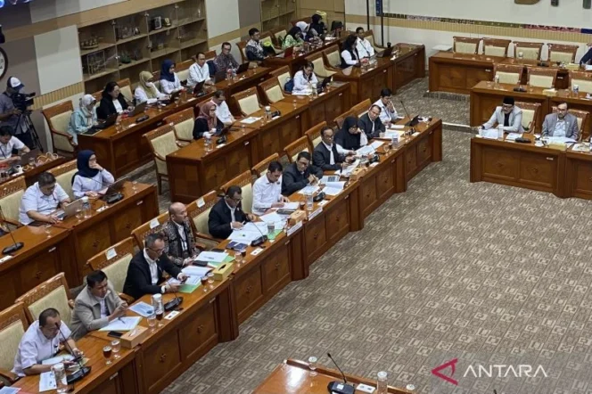 
					Komisi Yudisial usulkan sanksi terhadap 90 hakim selama periode Januari-Juni 2026 sebagai upaya menjaga integritas peradilan