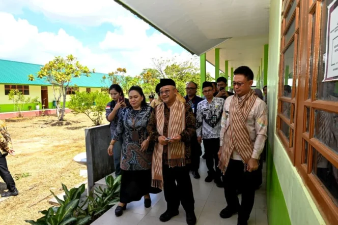 
					Mendikdasmen Sebut Revitalisasi Sekolah Jadi Katalisator Mutu Pendidikan dan Pertumbuhan Ekonomi Lokal