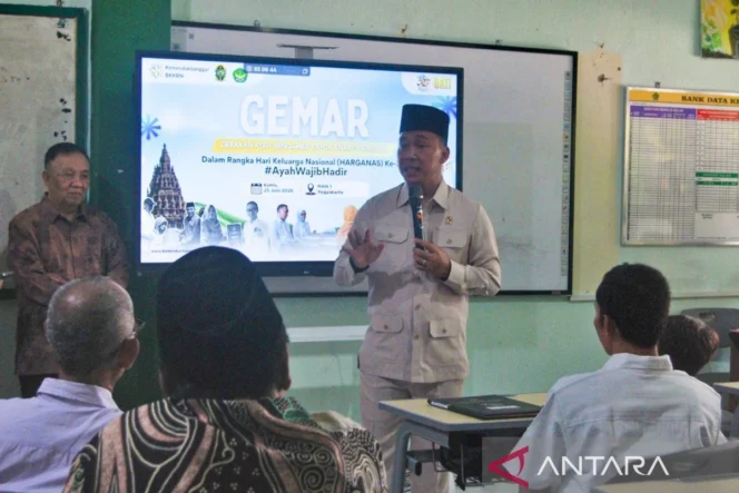 
					Mendukbangga Dorong Ayah Luangkan Waktu Berinteraksi dengan Anak Melalui Gerakan Ayah Mengambil Rapor di Yogyakarta