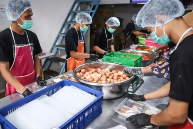 
					Mengawal program prioritas dengan akal sehat: Menimbang efektivitas dan integritas kebijakan makan bergizi gratis serta koperasi desa