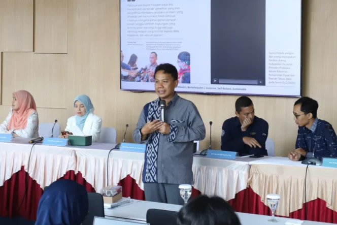 
					Menjawab Tantangan Krisis Pangan dan Perubahan Iklim melalui Revolusi Smart Agrivoltaic di Indonesia
