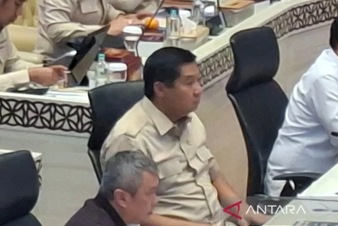 
					Menteri PKP Ajukan Anggaran Rp106 Triliun untuk Program Bedah Rumah 2 Juta Unit di Tahun 2027