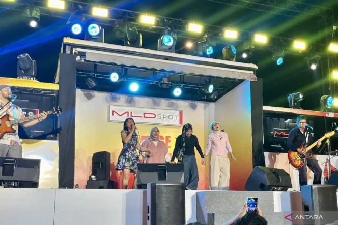 
					Mocca Hadirkan Nuansa Hangat dan Interaksi Intim di Panggung Java Jazz Festival 2026
