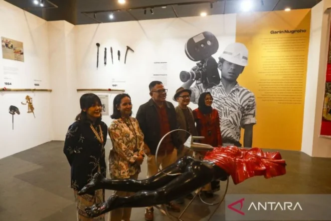 
					Pameran Archivepelago Merayakan 45 Tahun Perjalanan Kreatif Garin Nugroho dalam Merekam Dinamika Kebudayaan Indonesia di GIK UGM