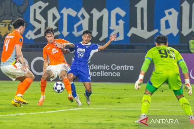 
					Persib Bandung resmi melepas Alfeandra Dewangga ke Arema FC dalam bursa transfer musim 2026/2027