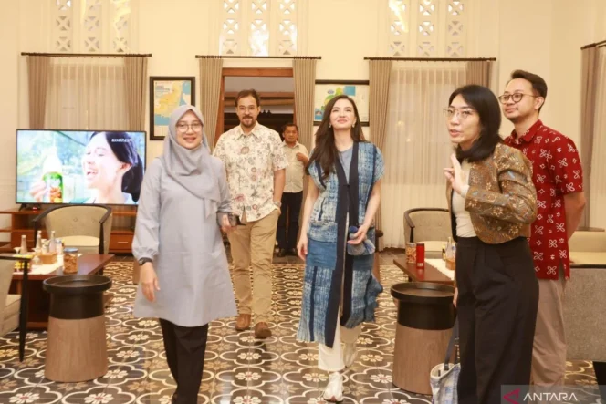 
					Pesona Banyuwangi Pikat Raline Shah: Upaya Memperkuat Citra Pariwisata Berbasis Budaya dan Alam di Ujung Timur Jawa