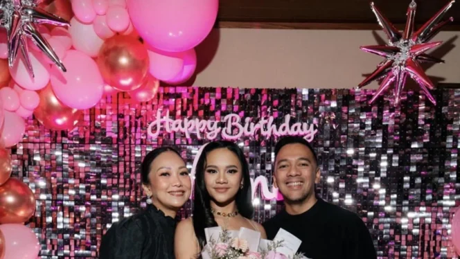 
					Pesona Perayaan Ulang Tahun ke-17 Neona Ayu dalam Balutan Nuansa Merah Muda yang Elegan