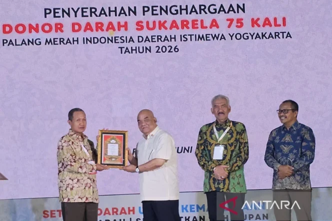 
					PMI DIY Berikan Penghargaan Kepada 99 Pendonor Darah Sukarela yang Berhasil Capai 75 Kali Donor