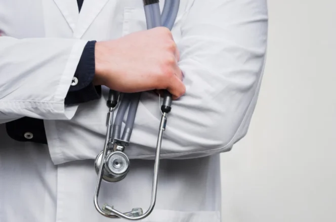 
					Polemik Retaker Kedokteran: Menimbang Keadilan bagi Calon Dokter dan Standar Keamanan Pasien di Indonesia