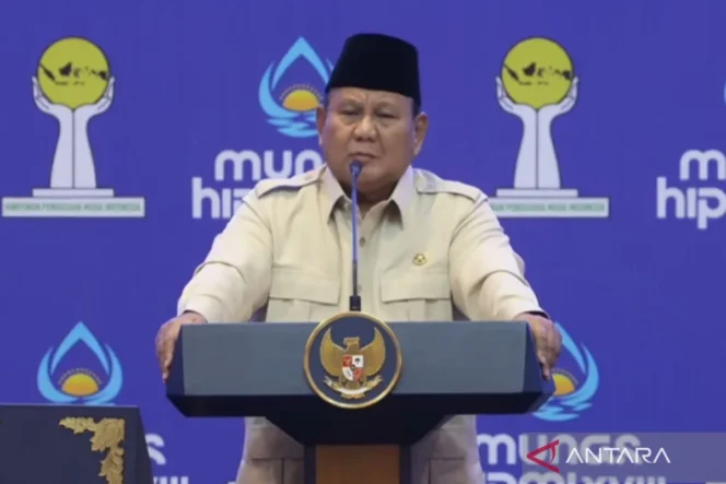 
					Prabowo Subianto Dorong PT Pindad Tingkatkan Kualitas Kendaraan Taktis Maung demi Kemandirian Industri Pertahanan Nasional