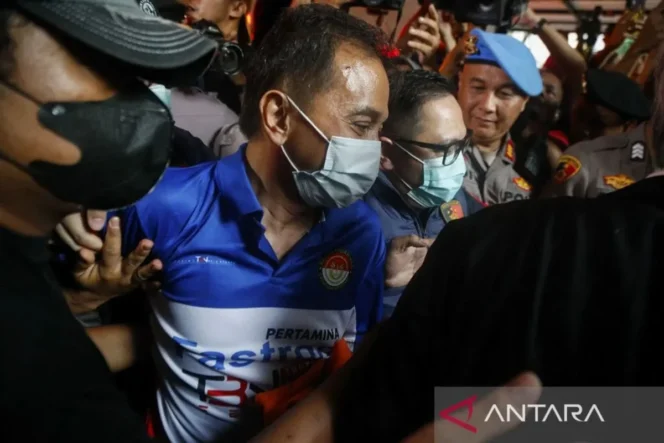 
					Roy Suryo dan Tifauzia Tyassuma Menjalani Perawatan Medis di RS Polri Kramat Jati Pasca Penahanan