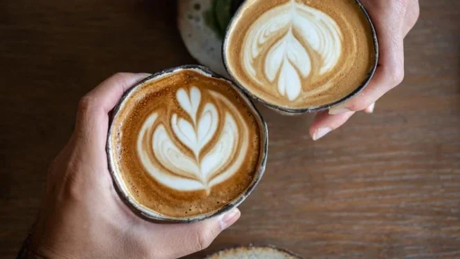 
					Sering Dianggap Mirip Ini 5 Perbedaan Racikan Kopi Cortado VS Latte