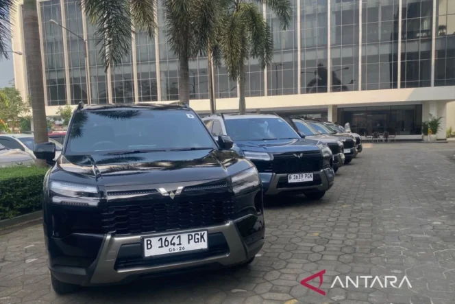 
					Strategi Wuling Motors Memperkuat Penetrasi Pasar Melalui Varian Plug-in Hybrid Electric Vehicle sebagai Jembatan Transisi Otomotif Nasional