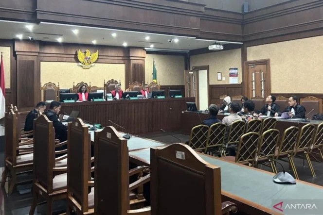 
					Tiga Eks Anggota Pokja Proyek Gerobak Kemendag Didakwa Rugikan Negara Rp39,4 Miliar