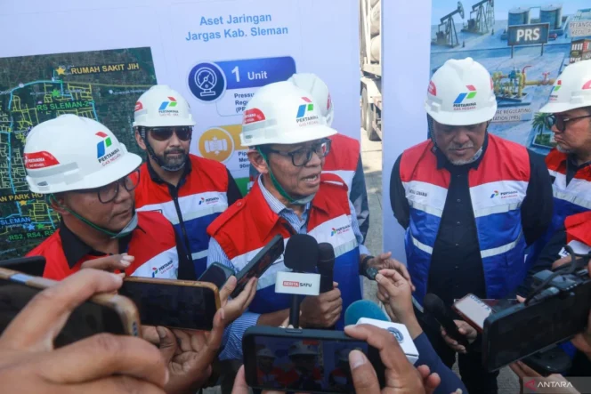 
					Wamen ESDM Yuliot Tanjung Tinjau Kesiapan Infrastruktur Gas Bumi di Pressure Reducing Station PGN Sleman