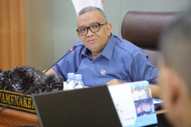 
					Wamenaker Afriansyah Noor Dorong Revisi Regulasi Ketenagakerjaan Warisan Kolonial demi Adaptasi Industri Modern