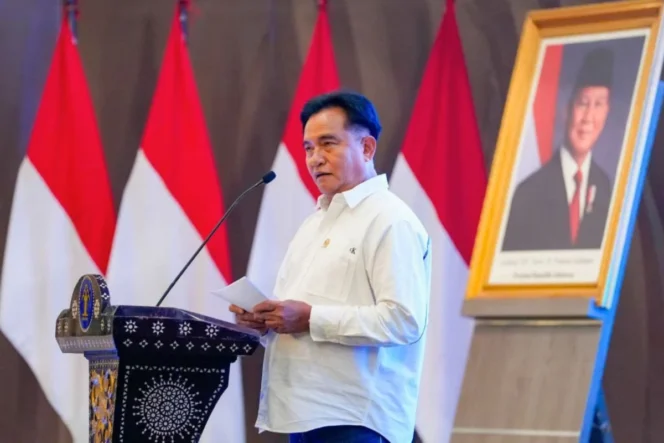 
					Yusril Ihza Mahendra Tegaskan Tidak Ada Jabatan Kebal Hukum dalam Reformasi Pelayanan Publik Nasional