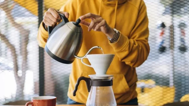 
					Benarkah Minum Kopi Lima Cangkir Sehari Mendukung Kesehatan Jantung Simak Penjelasan Medisnya