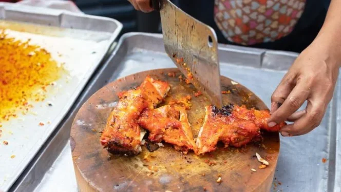 
					Denda Delapan Juta Rupiah Akibat Aroma Masakan: Sisi Gelap Bisnis Kuliner Rumahan di Tengah Padatnya Pemukiman