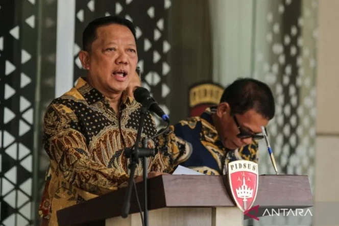 
					Desakan Publik dan Pakar untuk Mengusut Tuntas Kasus Dugaan Korupsi dan TPPU Mantan Jampidsus Febrie Adriansyah