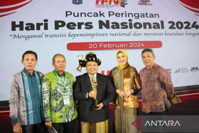 
					Dunia Pers Indonesia Berduka, Anggota Dewan Kehormatan PWI Pusat Diapari Sibatangkayu Harahap Tutup Usia