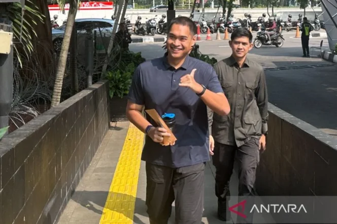 
					Eks Menpora Dito Ariotedjo penuhi panggilan KPK jadi saksi kasus korupsi kuota haji tahun 2023-2024