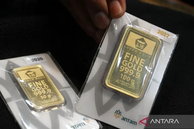 
					Harga emas Antam naik jadi Rp2,614 juta per gram pada perdagangan Sabtu 18 Juli 2026