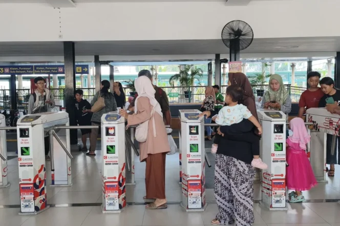 
					KAI Commuter Area 6 Yogyakarta Catat Rekor 5,2 Juta Penumpang Selama Semester I 2026 Didorong Pertumbuhan Mobilitas Publik