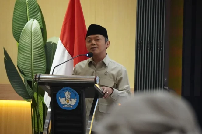
					Kemendikdasmen Tegaskan Tunjangan Profesi Guru Sebagai Katalisator Profesionalisme dan Pilar Sukses Wajib Belajar 13 Tahun