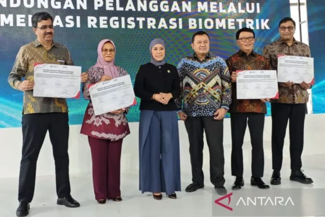 
					Kemenkomdigi Perketat Pengawasan Registrasi Kartu SIM Berbasis Biometrik untuk Perangi Kejahatan Digital