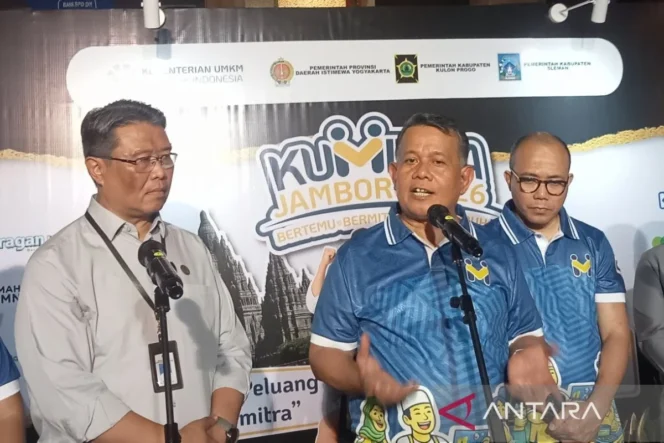 
					Kementerian UMKM siapkan Rp300 triliun untuk pembiayaan usaha mikro guna memperkuat ekosistem ekonomi nasional