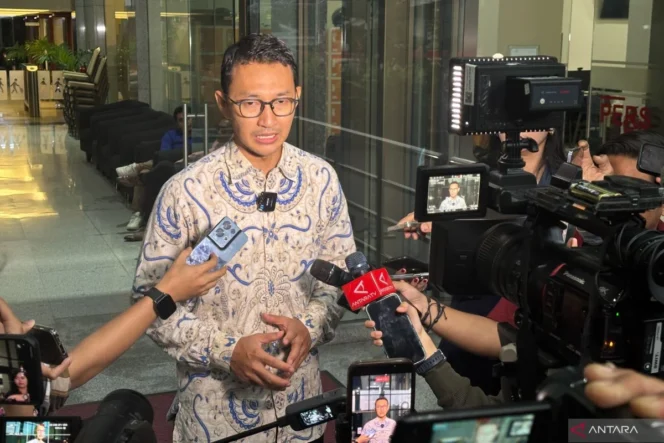 
					KPK sita barang bukti elektronik dan satu unit mobil mewah dalam operasi tangkap tangan dugaan suap jabatan di Kabupaten Kuantan Singingi