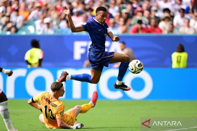 
					Kylian Mbappe Sabet Gelar Sepatu Emas Piala Dunia 2026 dengan Torehan 10 Gol Fantastis