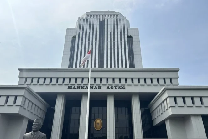
					MA perberat hukuman eks Dirjen Anggaran Kemenkeu Isa Rachmatarwata menjadi dua tahun penjara dalam kasus korupsi Jiwasraya