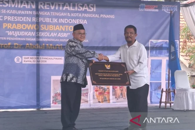 
					Mendikdasmen tambah 800.000 papan interaktif digital di sekolah untuk akselerasi transformasi pendidikan nasional