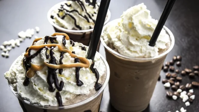 
					Mengenal Frappuccino: Evolusi Minuman Dingin Kafe dan Fakta di Balik Kandungan Kopinya