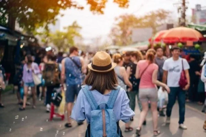 
					Mengubah Prioritas Finansial: Mengapa Traveling Menjadi Investasi Pengalaman Utama Generasi Milenial dan Gen Z