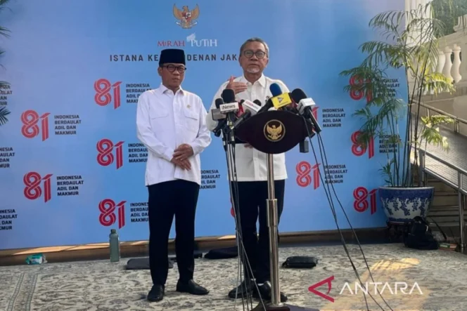 
					Prabowo minta kementerian hingga TNI-Polri dukung penuh operasional Koperasi Desa dan Nelayan Merah Putih