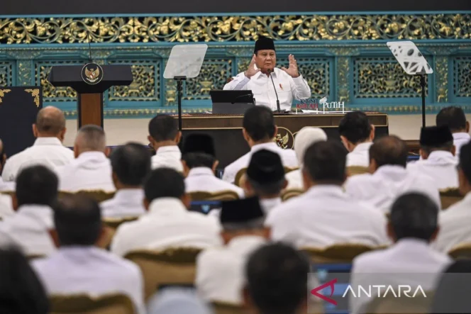 
					Prabowo soroti gaji guru rendah di tengah kebocoran ekonomi