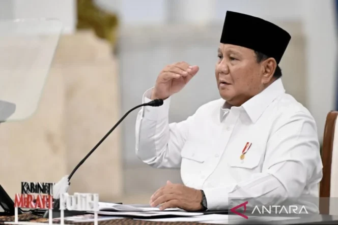 
					Prabowo Subianto Bertekad Hapus Kemiskinan Ekstrem Lewat 29 Kebijakan Strategis Nasional