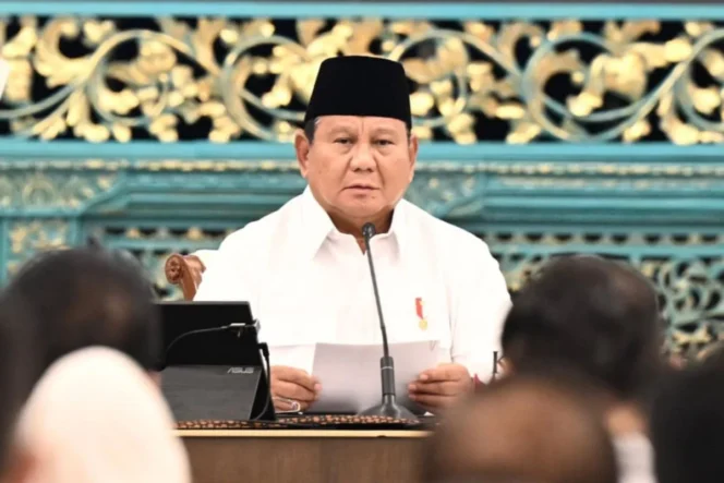
					Prabowo Subianto menargetkan transformasi total menuju pemerintahan digital kelas dunia untuk efisiensi birokrasi Indonesia